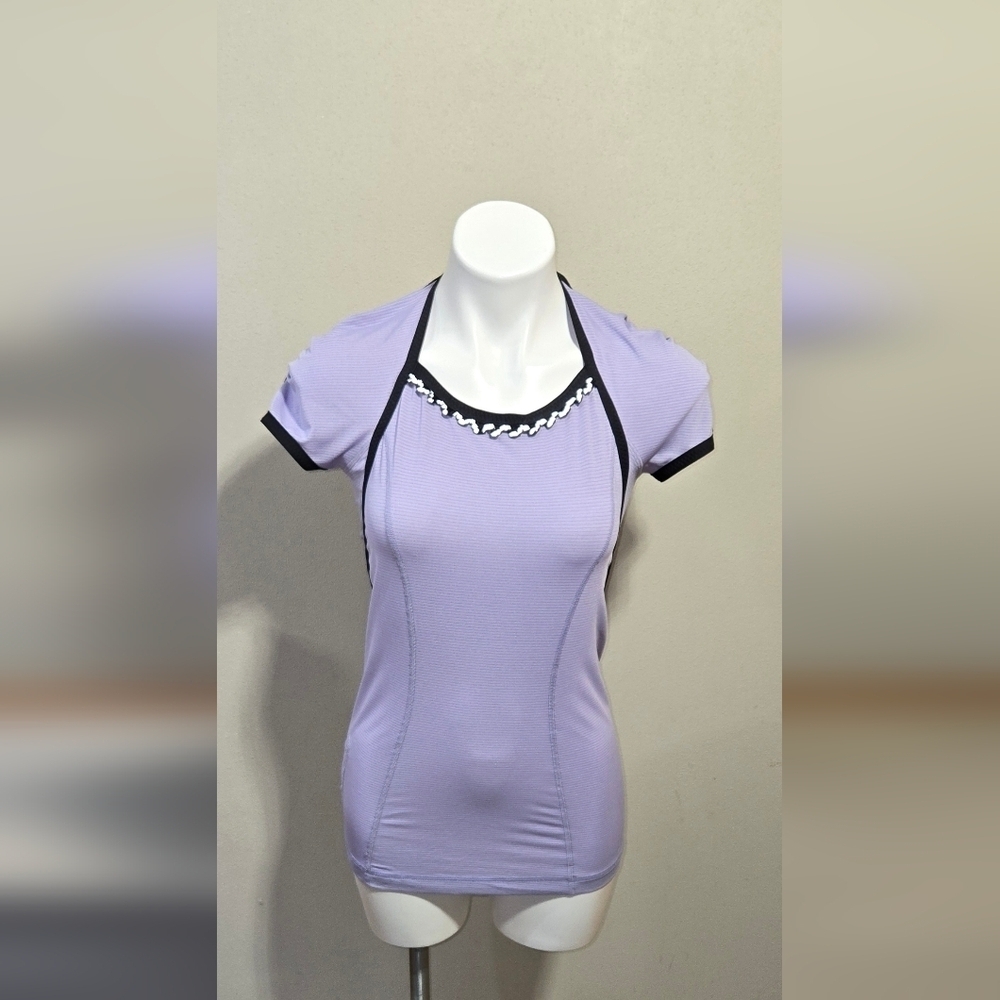 Lululemon Tee Women's Size 4